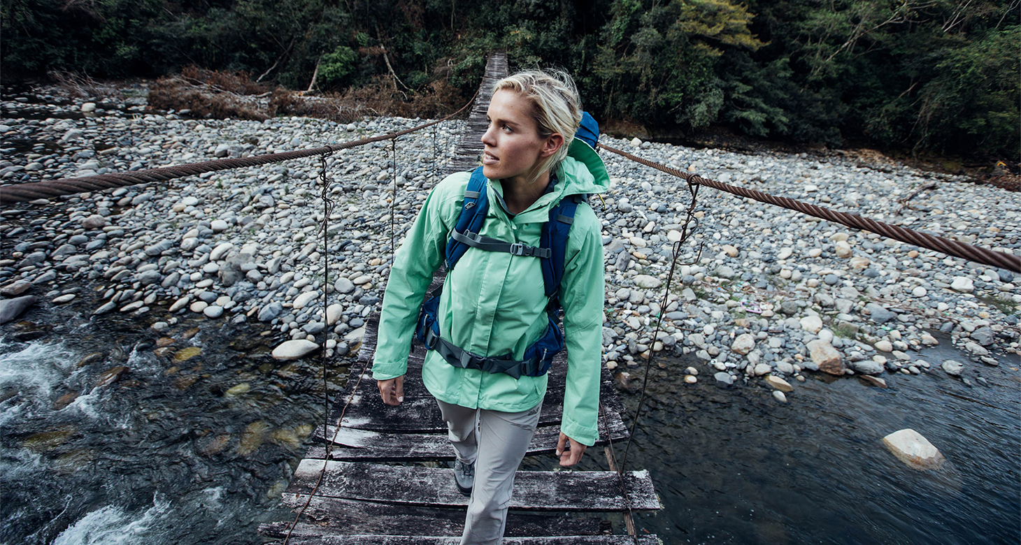 Jaką kurtkę zabrać w góry wiosną, a jaką zimą? Wybieramy przeciwdeszczowe i wiatroszczelne kurtki outdoorowe