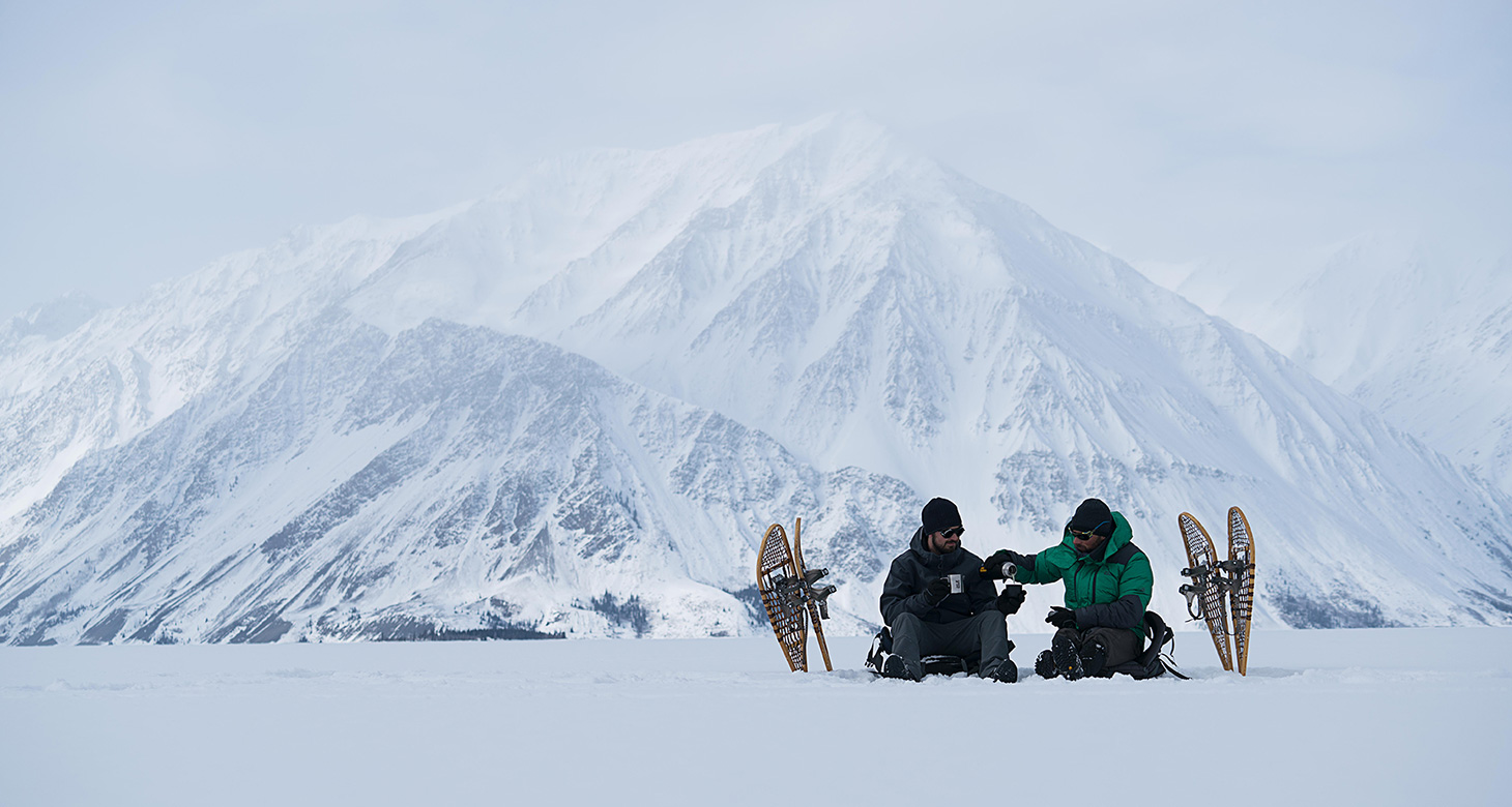 Oto sprzęt umożliwiający wędrówkę po głębokim śniegu - poznaj rakiety śnieżne!