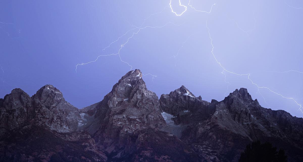 Jak zachować się podczas burzy w górach?