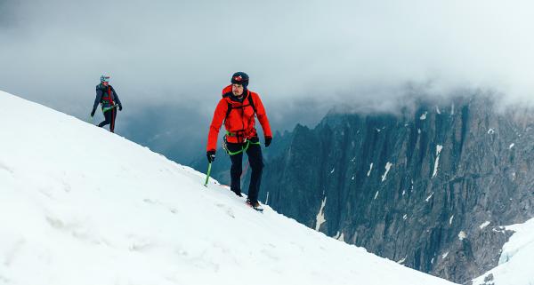 Bezpieczeństwo w górach zimą. Część II - czekany do zimowej wspinaczki