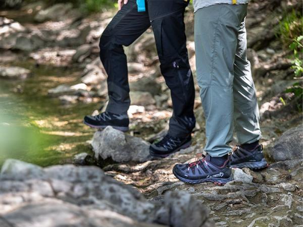 Ranking butów górskich na letnie trekkingowe wycieczki. Opinie polecanych modeli wybieranych przez naszych klientów!