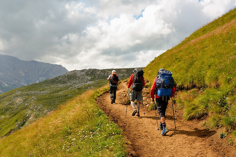 Trekking - czym jest i co powinniśmy wiedzieć o wyprawach dla aktywnych: Wszystko o wędrowaniu
